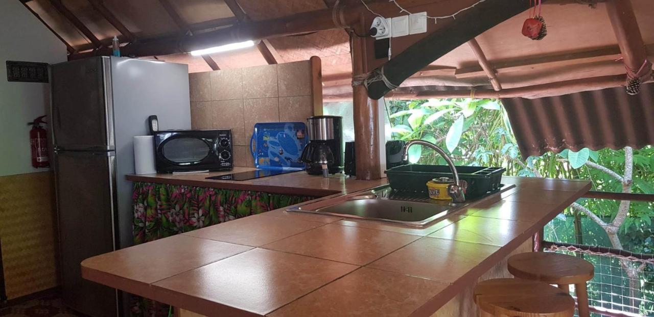 Location " La Pirogue " Maison D'Hotes A Moorea Haapiti Esterno foto