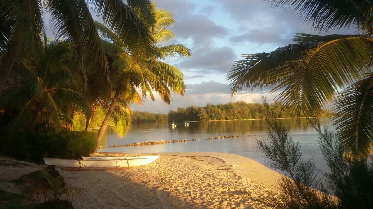 La Pirogue Chez L'Happy Qui Chante Haapiti Esterno foto